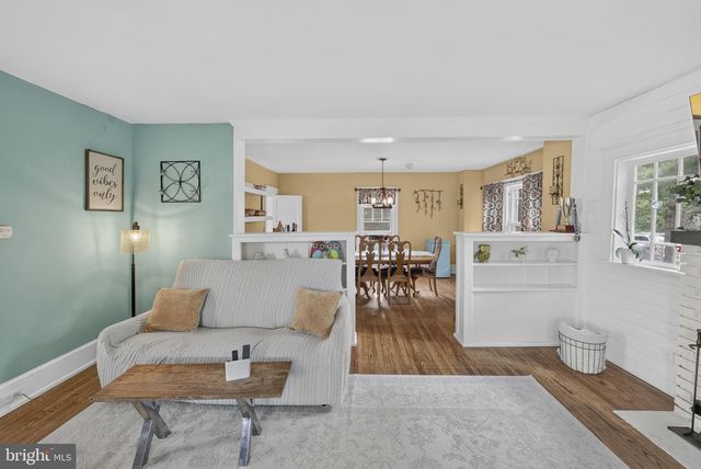 33 S VALLEY AVE, Vineland, NJ 08360