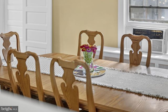 33 S VALLEY AVE, Vineland, NJ 08360