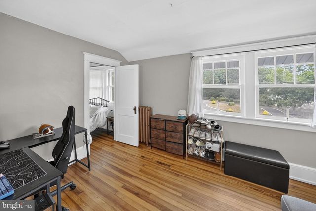 33 S VALLEY AVE, Vineland, NJ 08360