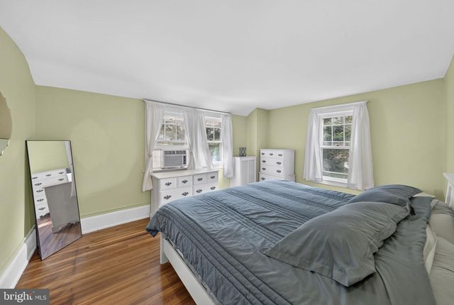 33 S VALLEY AVE, Vineland, NJ 08360