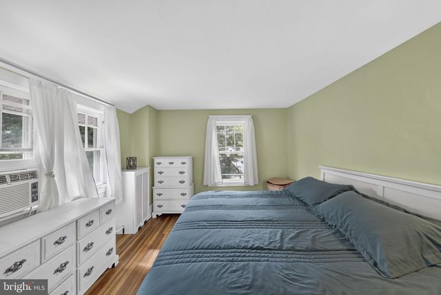 33 S VALLEY AVE, Vineland, NJ 08360