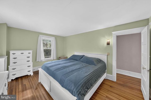 33 S VALLEY AVE, Vineland, NJ 08360