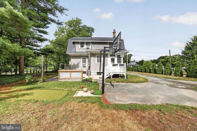 33 S VALLEY AVE, Vineland, NJ 08360