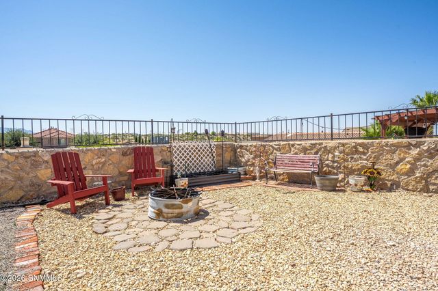 3748 Piedras Negras Drive, Las Cruces, NM 88012