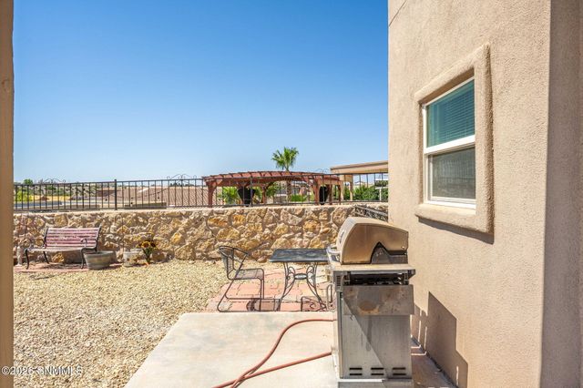 3748 Piedras Negras Drive, Las Cruces, NM 88012