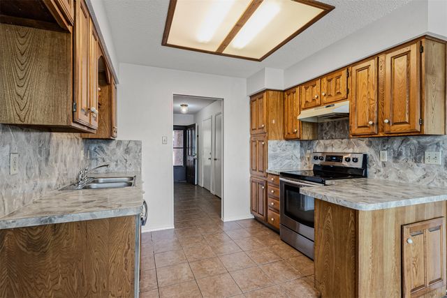 1422 Stiles Court, Midlothian, TX 76065