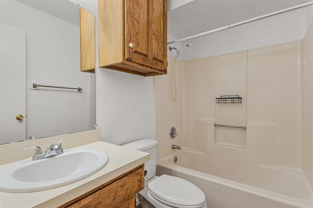 1422 Stiles Court, Midlothian, TX 76065