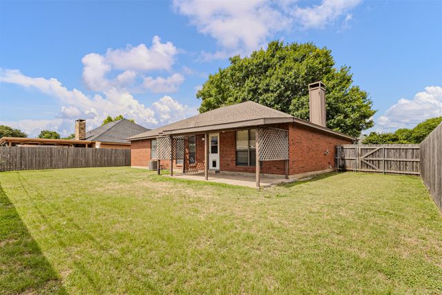 1422 Stiles Court, Midlothian, TX 76065