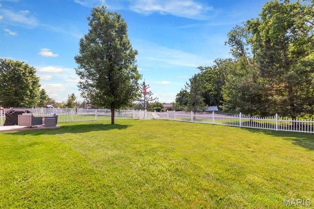 256 Spring Borough Drive, O'fallon, MO 63368