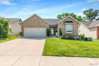 256 Spring Borough Drive, O'fallon, MO 63368