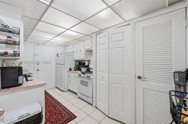17901 NW 68th Ave R206, Hialeah, FL 33015