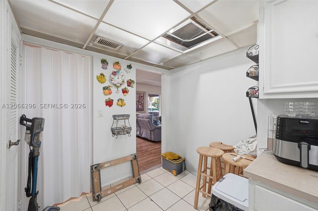 17901 NW 68th Ave R206, Hialeah, FL 33015
