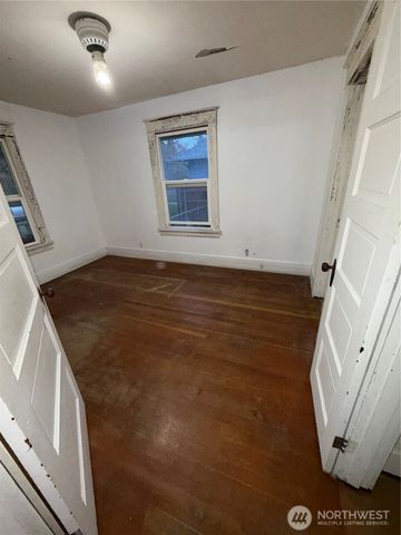 504 Dupont Avenue, Dupont, WA 98327