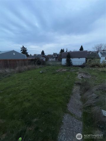 504 Dupont Avenue, Dupont, WA 98327