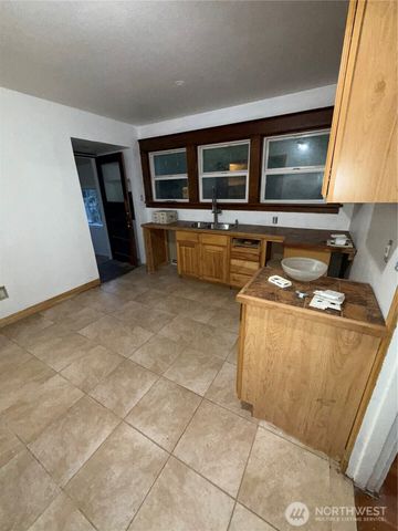 504 Dupont Avenue, Dupont, WA 98327