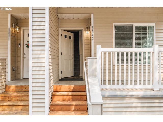11885 Se PINE St, Portland, OR 97216