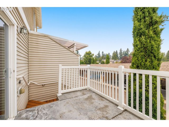11885 Se PINE St, Portland, OR 97216