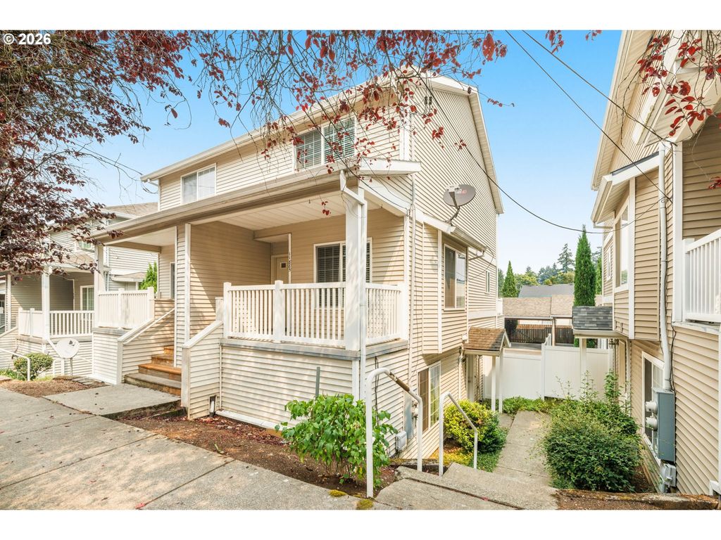 11885 Se PINE St, Portland, OR 97216