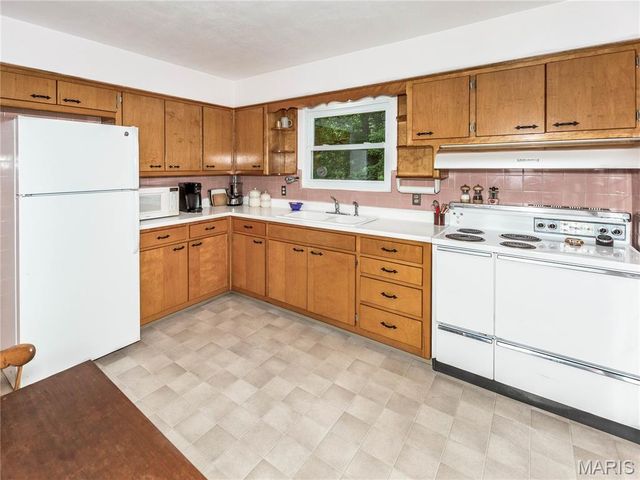 300 Dana Drive, Collinsville, IL 62234