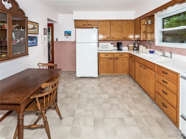 300 Dana Drive, Collinsville, IL 62234