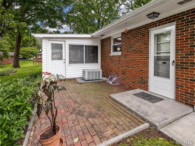 300 Dana Drive, Collinsville, IL 62234