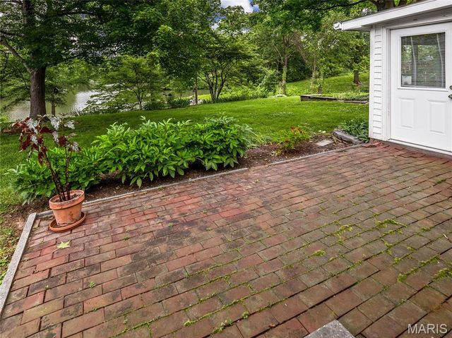300 Dana Drive, Collinsville, IL 62234