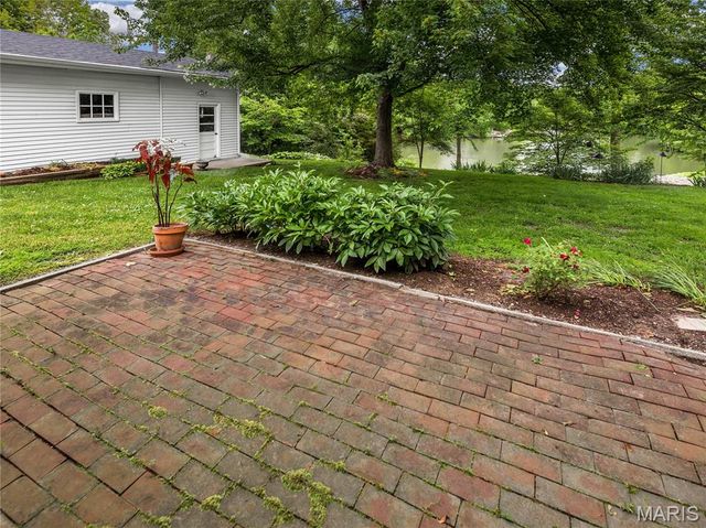 300 Dana Drive, Collinsville, IL 62234