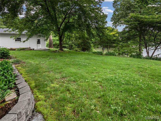 300 Dana Drive, Collinsville, IL 62234