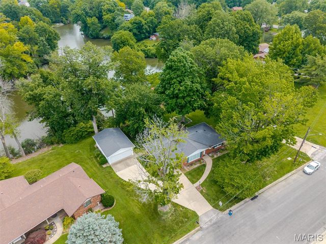 300 Dana Drive, Collinsville, IL 62234