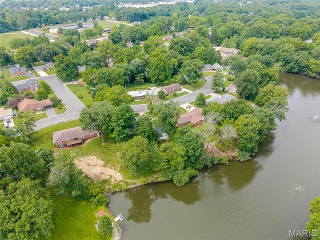300 Dana Drive, Collinsville, IL 62234