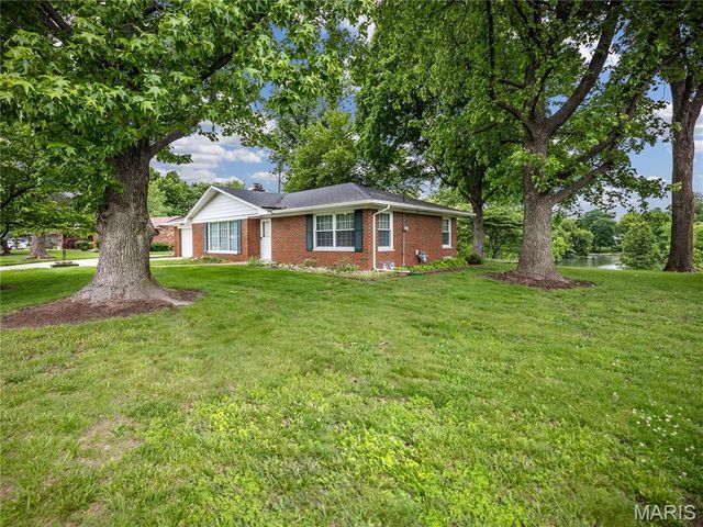300 Dana Drive, Collinsville, IL 62234