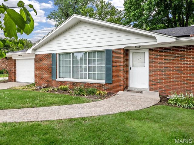 300 Dana Drive, Collinsville, IL 62234