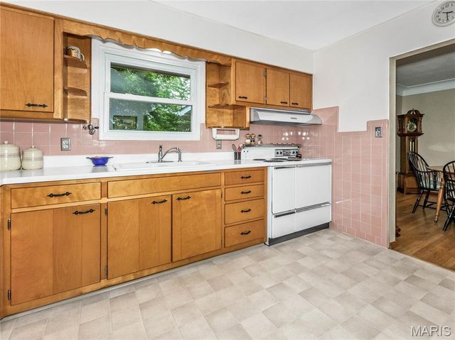 300 Dana Drive, Collinsville, IL 62234