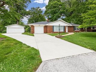 300 Dana Drive, Collinsville, IL 62234