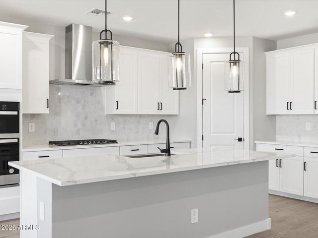 325 W ROCK NEEDLE Trail, Apache Junction, AZ 85120
