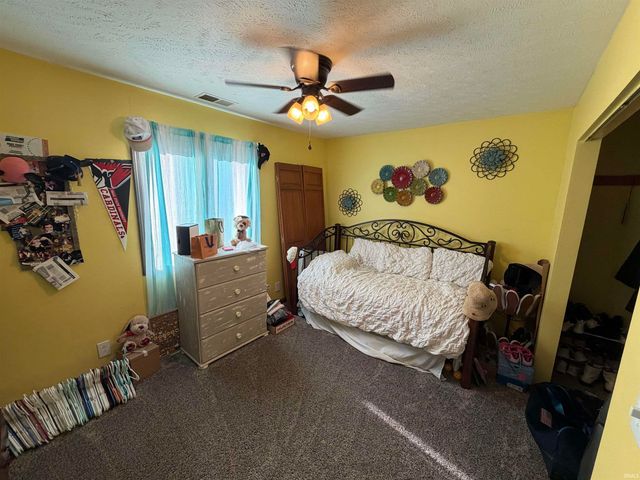 1934 N 950, Parker City, IN 47368