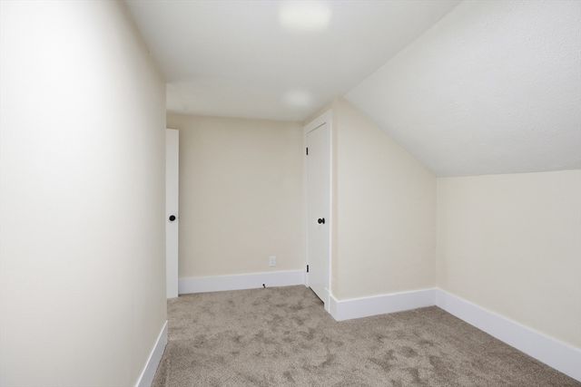 32 Sargon St, Springfield, MA 01104