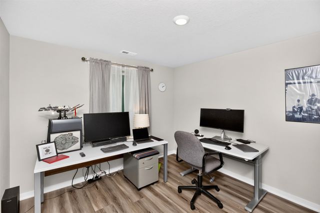 3001 NW Countrywood Lane, Ankeny, IA 50023