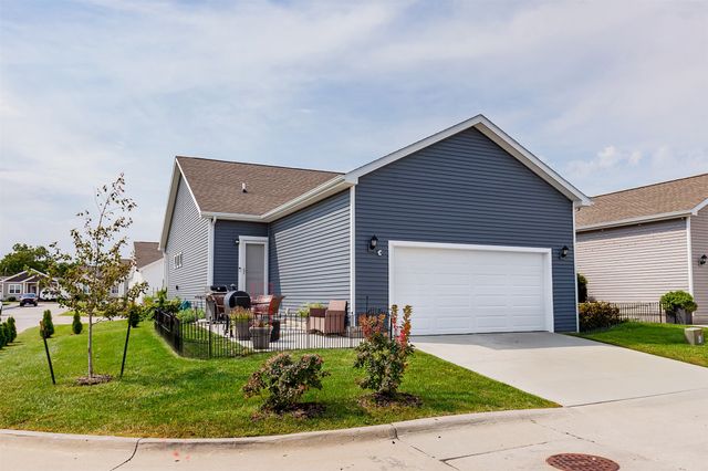 3001 NW Countrywood Lane, Ankeny, IA 50023