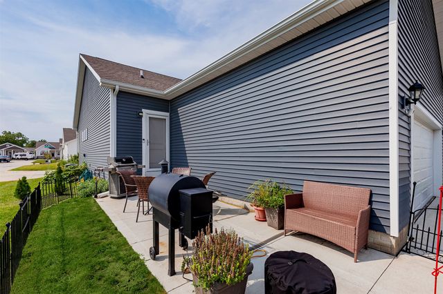 3001 NW Countrywood Lane, Ankeny, IA 50023