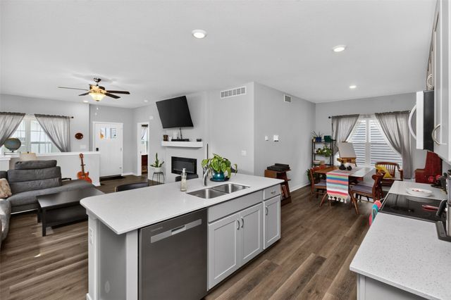 3001 NW Countrywood Lane, Ankeny, IA 50023