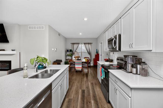 3001 NW Countrywood Lane, Ankeny, IA 50023