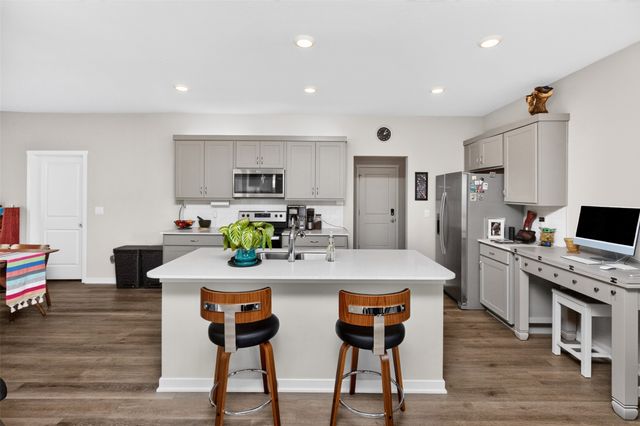 3001 NW Countrywood Lane, Ankeny, IA 50023