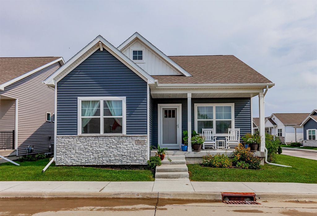 3001 NW Countrywood Lane, Ankeny, IA 50023