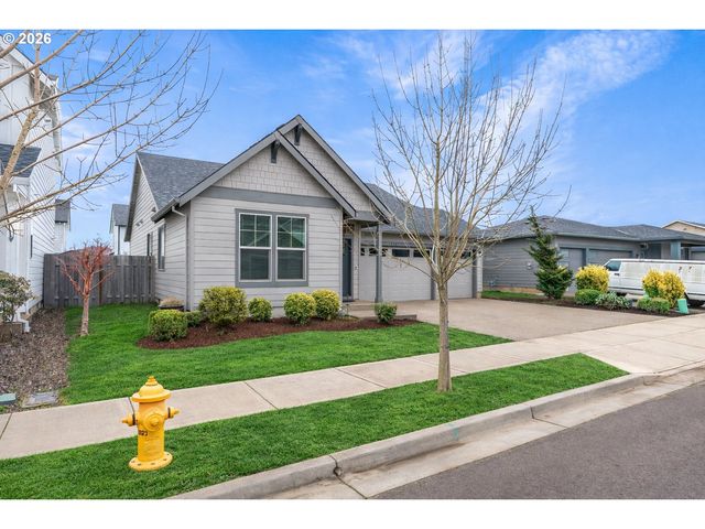 1254 DAYLILY St, Woodburn, OR 97071