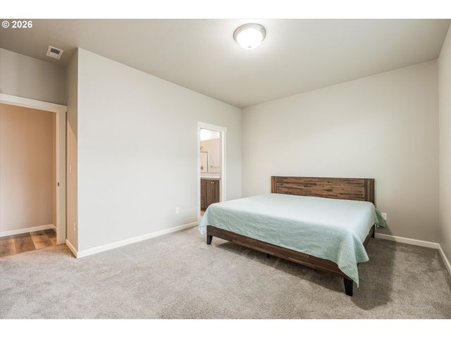 1254 DAYLILY St, Woodburn, OR 97071