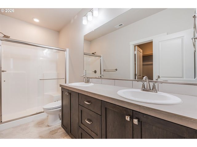 1254 DAYLILY St, Woodburn, OR 97071