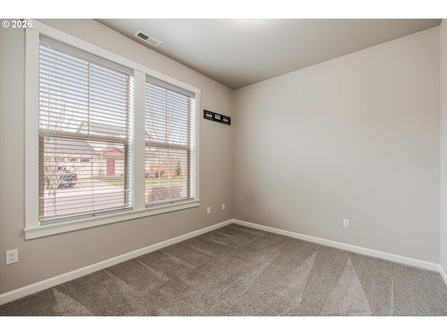 1254 DAYLILY St, Woodburn, OR 97071