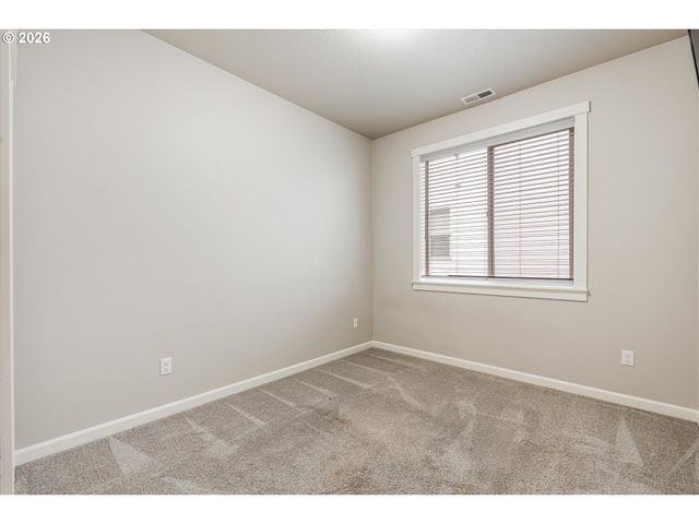 1254 DAYLILY St, Woodburn, OR 97071