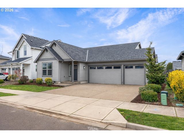 1254 DAYLILY St, Woodburn, OR 97071